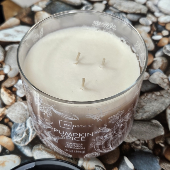 Pumpkin Spice 14oz Candle With Nutmeg And Cinnamon Scent - Picture 2 of 2